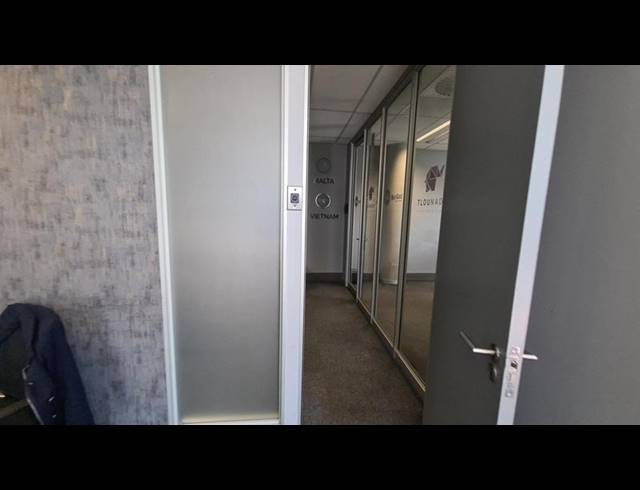 BUSINESS PROPERTY TO RENT IN MENLYN